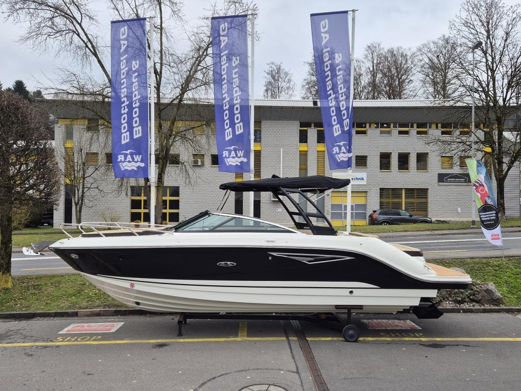 6950171-large 6950171-large